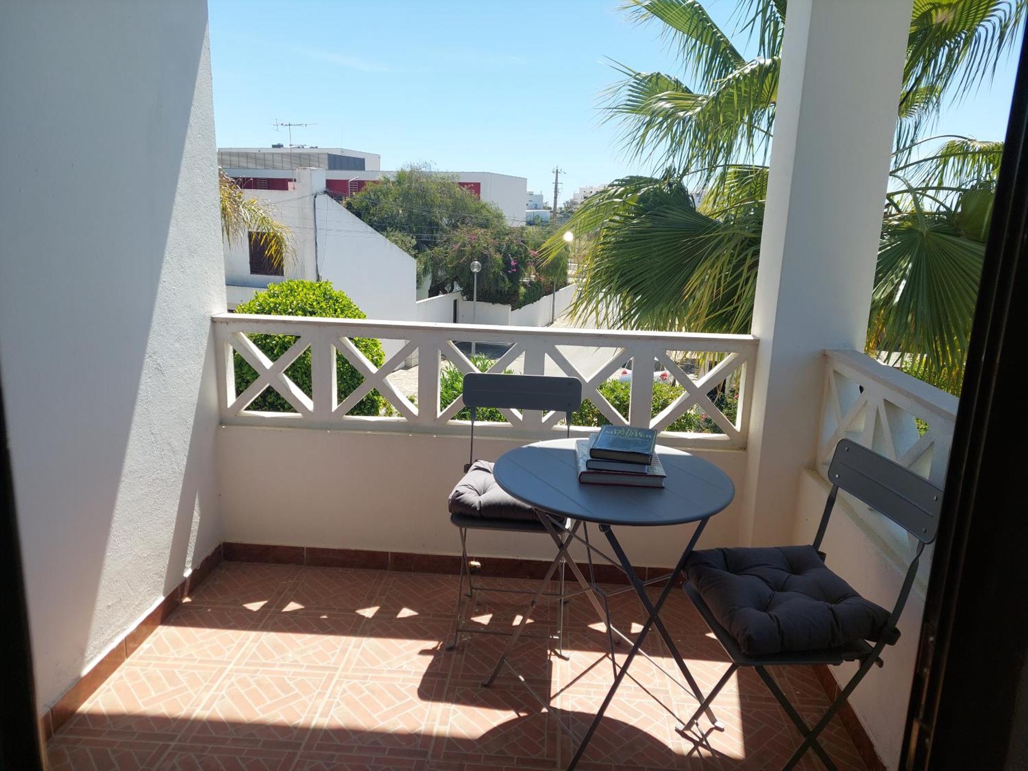 Lucia, Olhos D'agua, Villa Albufeira